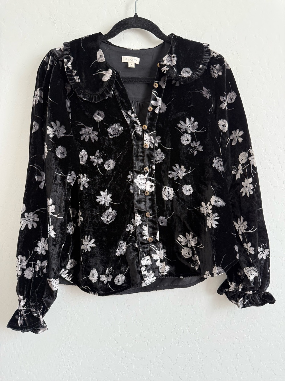 Pilcro Anthropologie Black Velvet Floral Applique Ruffle Blouse Small